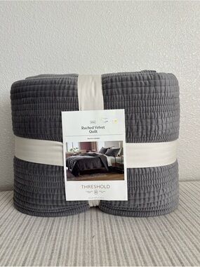 NWT King Ruched Velvet Quilt Gray - Threshold